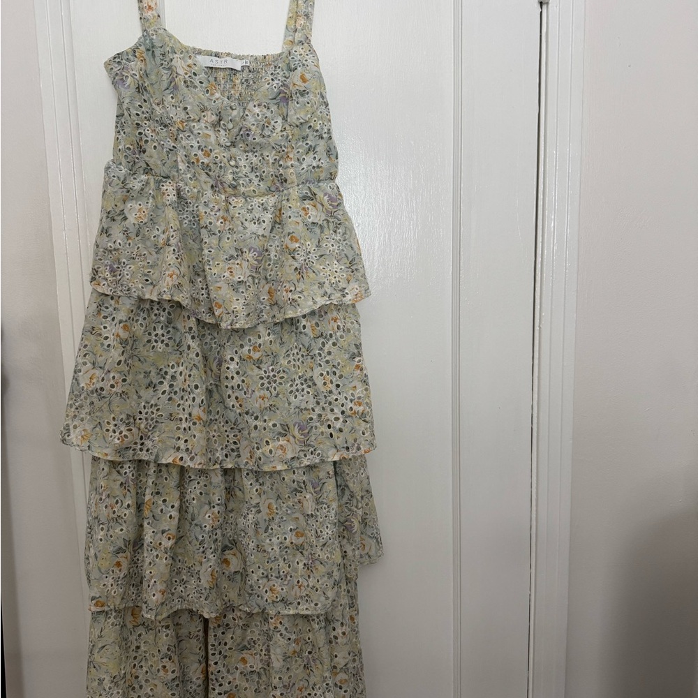 Astr the Label Tiered Dress L